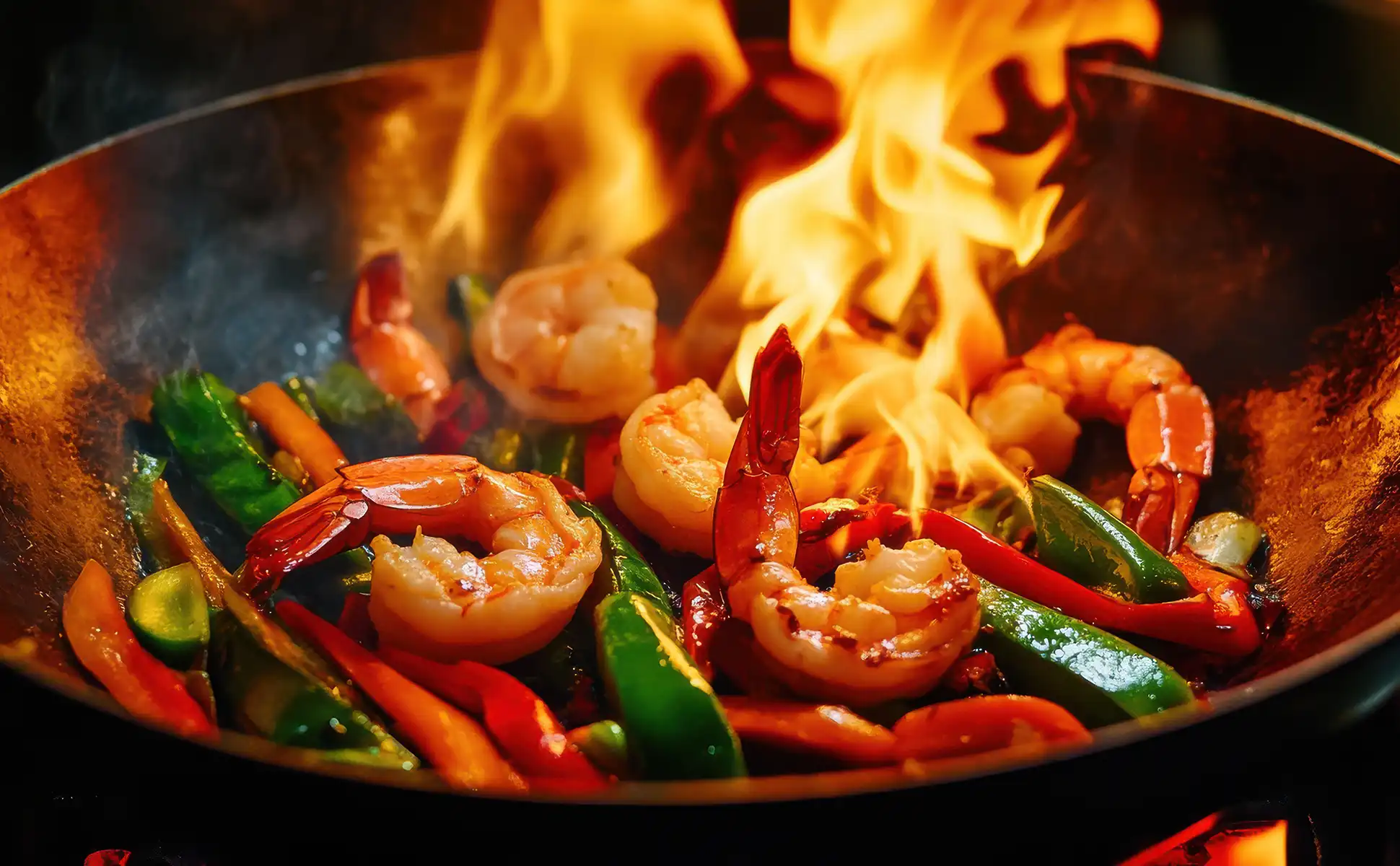wok-sushi-colomiers-crevettes-legumes-wok-flamme